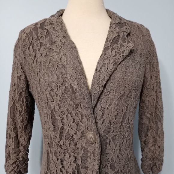 Gibson Brown Lace Blazer - Picture 6 of 11